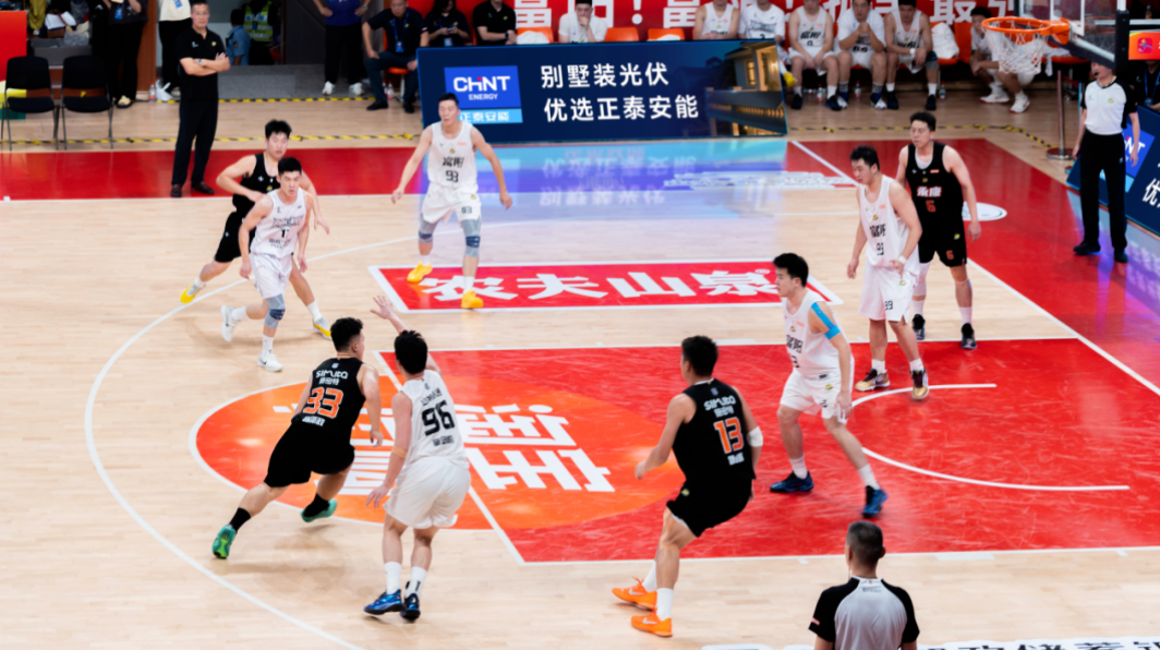荣耀时刻！正泰安能满电“撑场”，富阳队击败“钢铁侠”