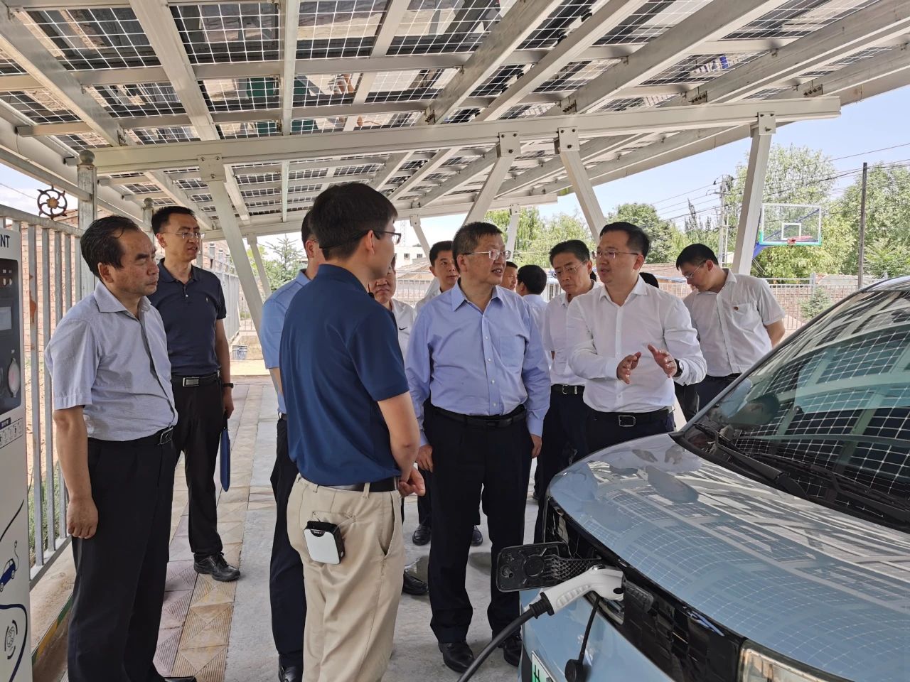 国家能源局局长章建华再赴孟河村调研“中国零碳乡村”示范项目